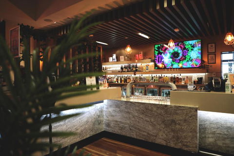 Park Avenue Hotel Motel - Accommodation Whitsundays 1