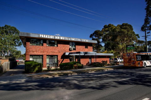 Parkside Inn Motel - Accommodation Whitsundays 0