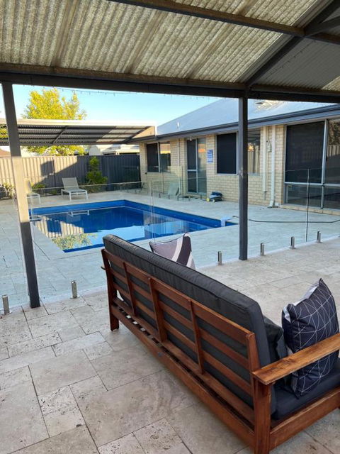 Parkside Pool Home In Aubin Grove - Accommodation Whitsundays 0