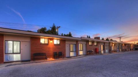 Paruna Motel - Accommodation Whitsundays 1
