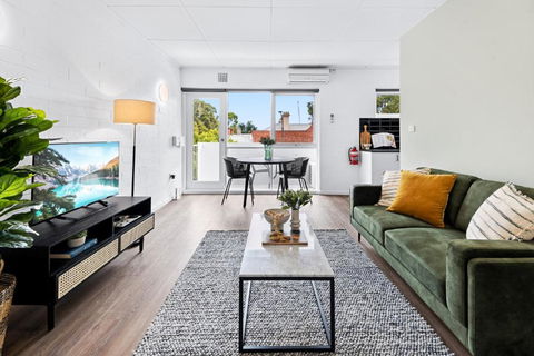 Peaceful 1-Bed Apartment Near The City Centre - Accommodation Whitsundays 0