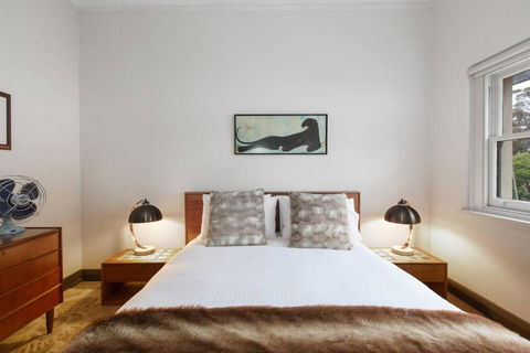 Parkside Hideaway - Beautiful Art Deco Near Zoo - Accommodation Whitsundays 3