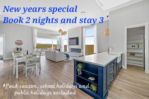 Playa Azul-Beach House On Catherine Hill Bay And Moonee Beach - Accommodation Whitsundays 1