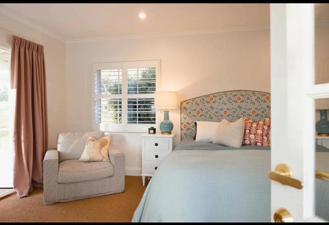 Peony Farm Pink Cottage - Accommodation Whitsundays 3
