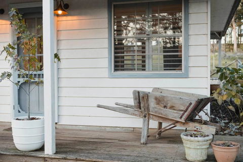 Peony Farm Green Cottage - Accommodation Whitsundays 2