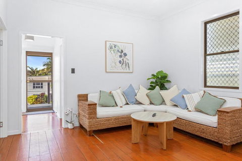 Perfect Cooee Bay Beach Getaway! - Accommodation Whitsundays 0