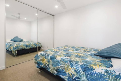 Perfect Haven In Spring Hill 2B1B And Parking - Accommodation Whitsundays 3