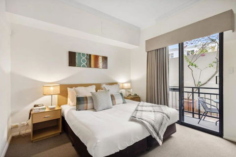 Perth Premium 1 Bedroom - Accommodation Whitsundays 0