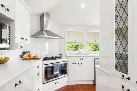Pet Friendly Family Home In Brisbane - Relocations And Family Stays - Fast Internet - Parking - Netflix - Accommodation Whitsundays 3