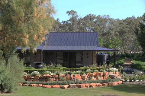 Petit Verdot Cottage - A Vineyard Retreat In Barossa Valley - Accommodation Whitsundays 0