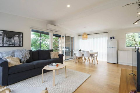 Pickles And Rye - Coastal Treetop Escape For Families - Accommodation Whitsundays 2