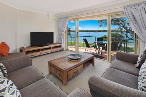 PICNIC7- PICTURE PERFECT PICNIC POINT - Accommodation Whitsundays 0