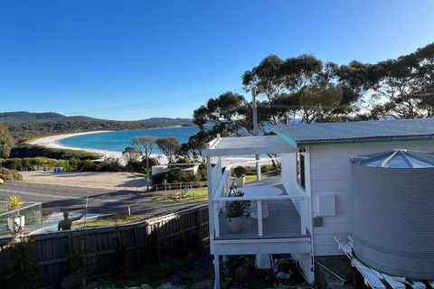 PIPI SHACK - Iconic Waterfront Shack Binalong Bay - Accommodation Whitsundays 0