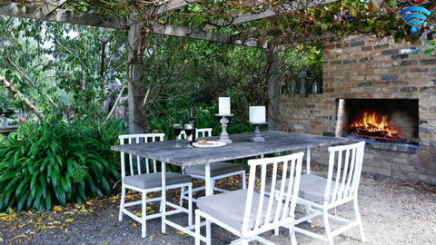 Poppy Cottage - Accommodation Whitsundays 0