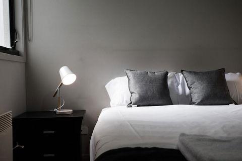 ReadySet Apartments On Altona - Accommodation Whitsundays 0
