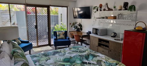 Private Suite Nautilus Beach Front Resort - Accommodation Whitsundays 2