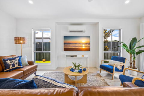 Premium 4-Bed Coastal Escape With BBQ And Pool - Accommodation Whitsundays 2