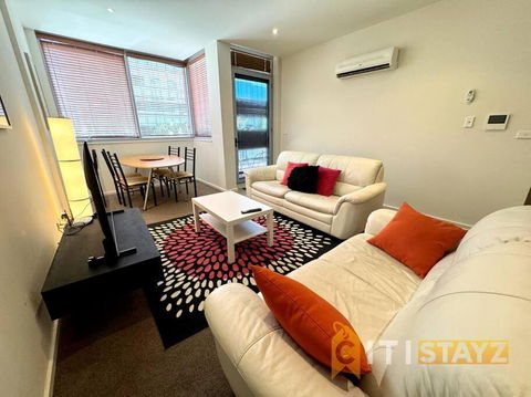 Pretty Penthouse - Close To ANU - Accommodation Whitsundays 1