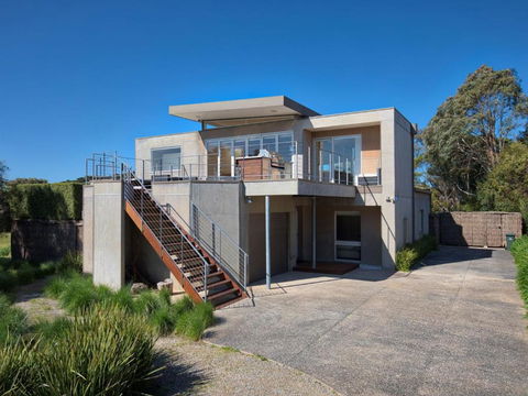 Pride And Prejudice - Accommodation Whitsundays 2