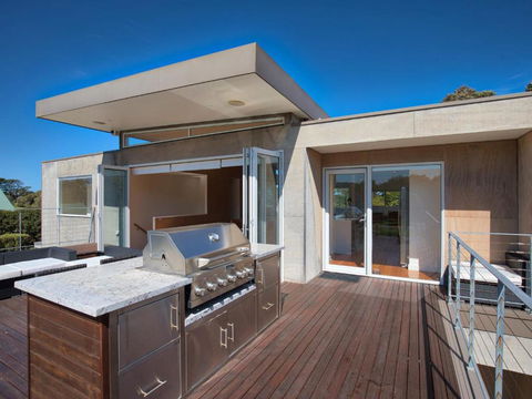 Pride And Prejudice - Accommodation Whitsundays 3