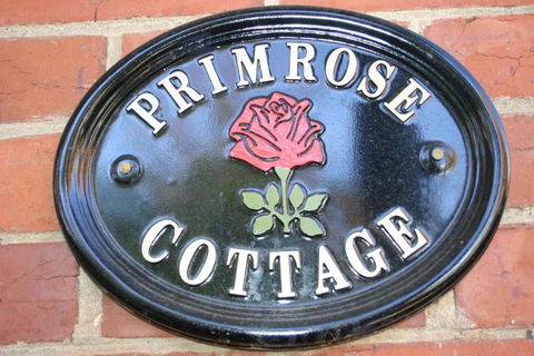 Primrose Cottage - Accommodation Whitsundays 0