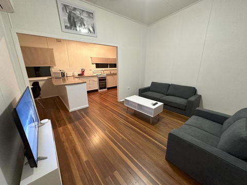 Private 1 Bedroom Apartment With Fenced Yard - Accommodation Whitsundays 0