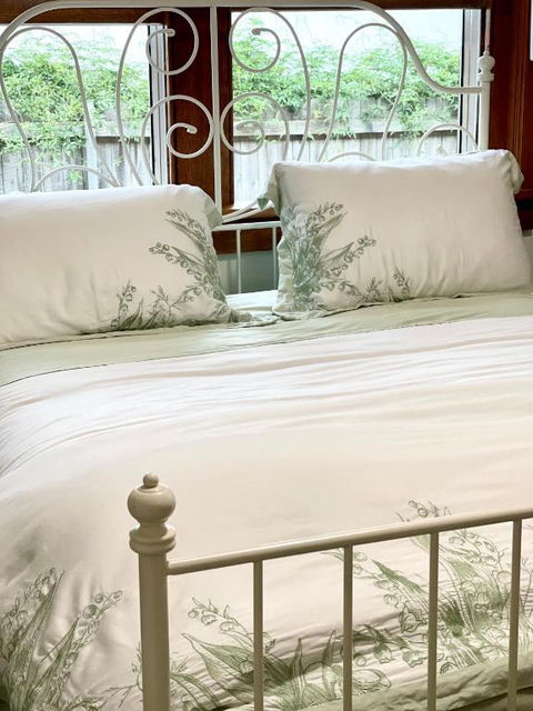 Private Bath Ensuite Room Eastwood/MQ Uni Park - Accommodation Whitsundays 0