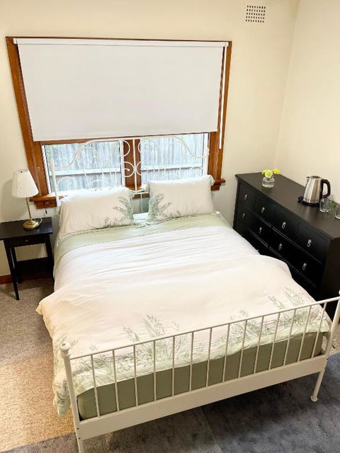 Private Bath Ensuite Room Eastwood/MQ Uni Park - Accommodation Whitsundays 1