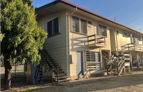 Q Lux Inn Emerald - Accommodation Whitsundays 0
