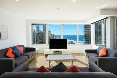 Q Tower Amazing Ocean Views 22nd Level Heated Pools Sleeps 6 - Optimise BNB - Accommodation Whitsundays 0