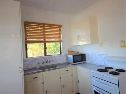 QCWA Cheerful Cottage - Airlie Beach - Accommodation Whitsundays 2