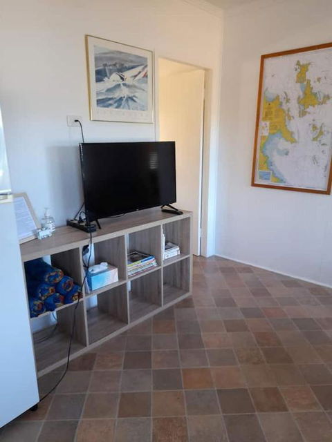 QCWA Cheerful Cottage - Airlie Beach - Accommodation Whitsundays 1