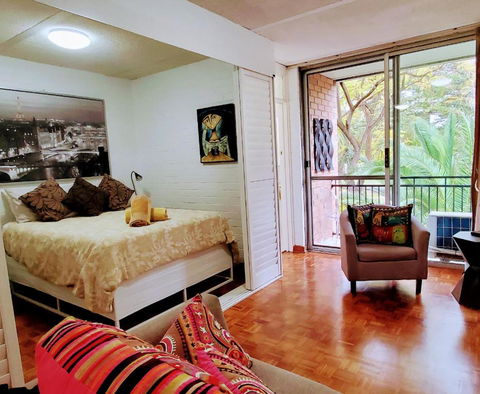 Quaint & Tranquil Subiaco 1 Bedroom Apartment - Accommodation Whitsundays 2