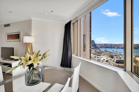 Quality Apartment In The Rocks GLO1203 - Accommodation Whitsundays 0