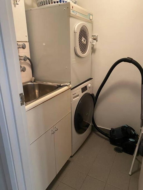 Quality Apartment In The Rocks GLO1203 - Accommodation Whitsundays 3