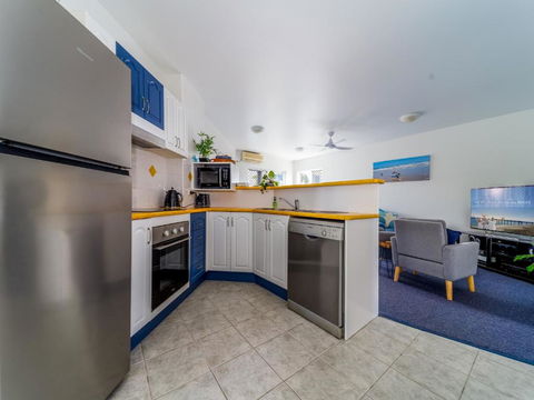 Quality Esplanade Apartment - Accommodation Whitsundays 2