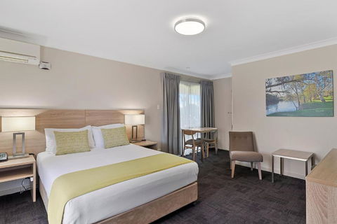 Quality Inn Carriage House - Accommodation Whitsundays 0