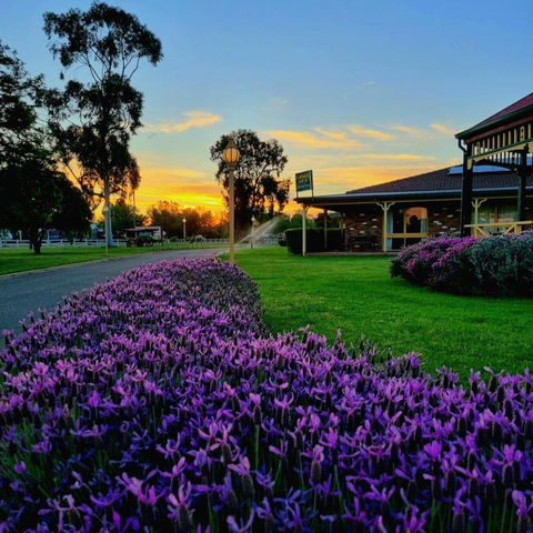 Quality Inn Carriage House - Accommodation Whitsundays 1