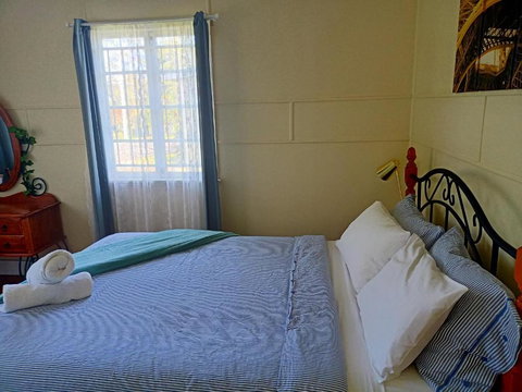 Quiet Private Central Cozy 3bdrm FREE Parking - Accommodation Whitsundays 1