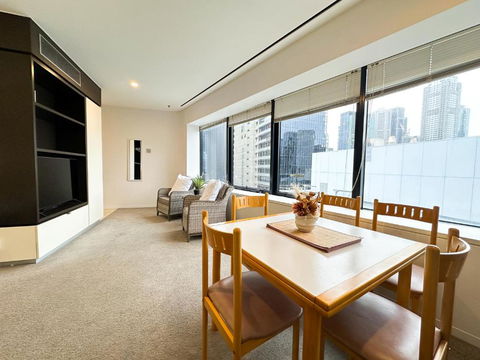 QV Central Oasis Contemporary City Getaway - Accommodation Whitsundays 2