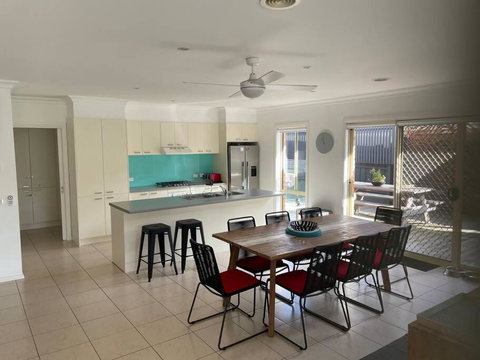 R&R By The Bay In Prime Location - Accommodation Whitsundays 3