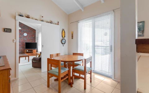 Ratties Residence 6 Carnegie St Port Ellliot - No Linen Included - Accommodation Whitsundays 3