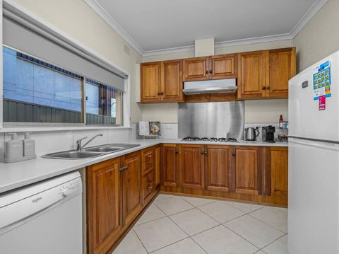Read Place Retreat - Accommodation Whitsundays 2