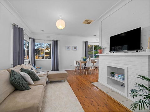 Read Place Retreat - Accommodation Whitsundays 1