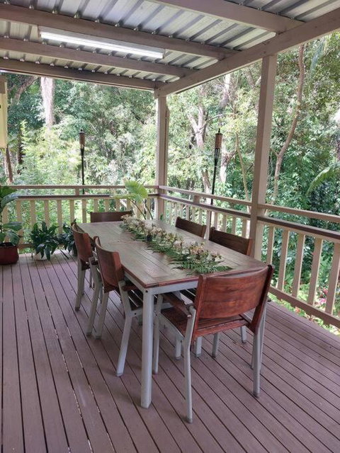 Rainforest Retreat-Fireplace-BBQ-3 Acres- - Accommodation Whitsundays 3