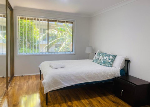 Quiet Family Townhouse In Wollongong CBD - Accommodation Whitsundays 3