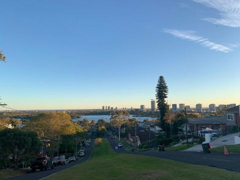 Putney Studio, Short Drive To Parklands & Olympic Park - Accommodation Whitsundays 0