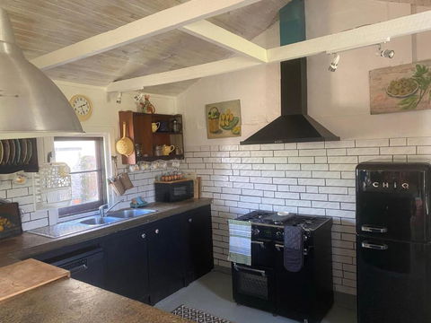 Private Country Escape With Valley Views - Accommodation Whitsundays 0