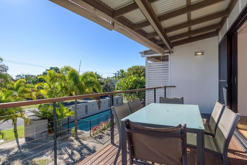 Rainbow Surf 5 - Accommodation Whitsundays 1