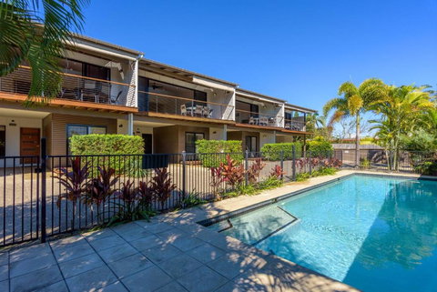 Rainbow Surf 5 - Accommodation Whitsundays 0
